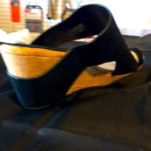 DONALD/PLINER black Wedge sandals. Size 91/2 US